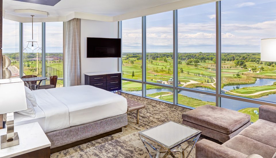 Exterior photo of Mystic Lake Casino Hotel