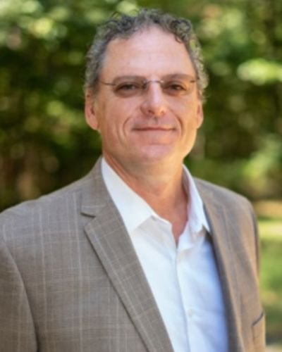 Headshot of Christopher Farris