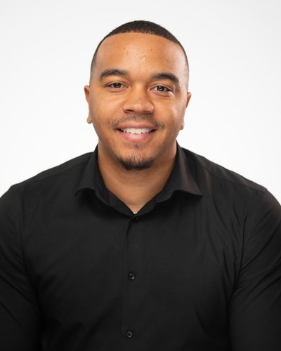 Headshot of Xavier Grace