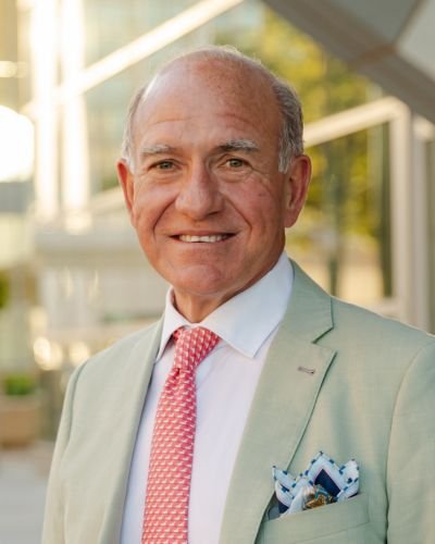 Headshot of Dr. William Paiva