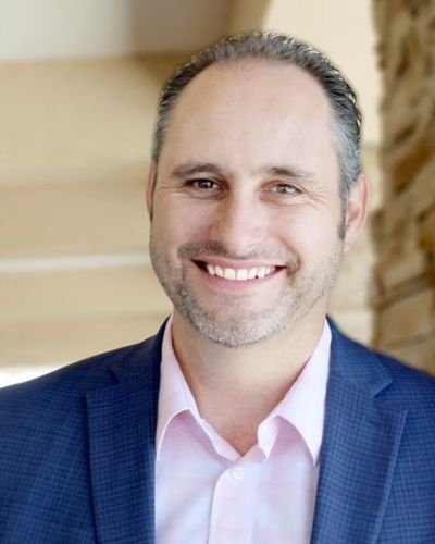 Headshot of Damon Safranek