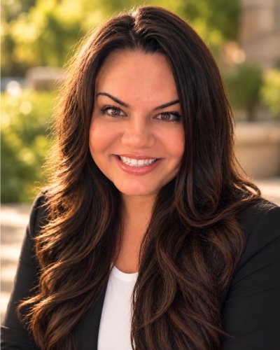 Headshot of Sara Zastko