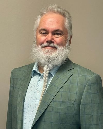 Headshot of Donnie Simmons