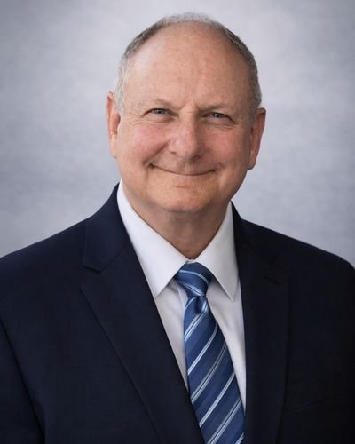 Headshot of Tom Ruoff