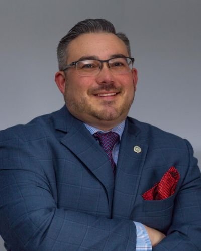 Headshot of Chris Welch